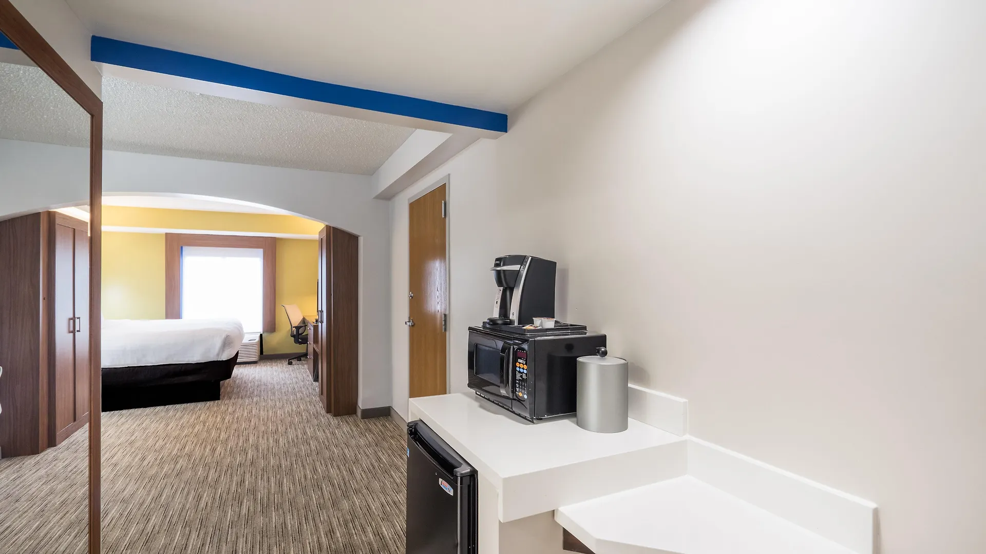 Holiday Inn Express Hotel & Suites Louisville East By Ihg United States