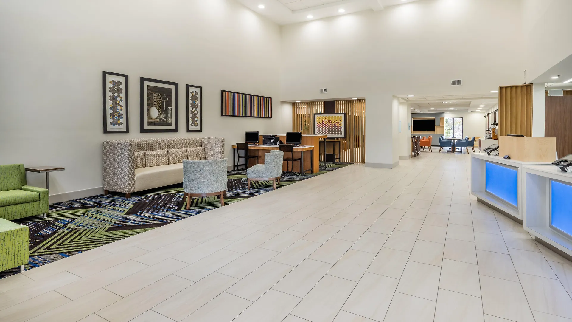 Holiday Inn Express Hotel & Suites Louisville East By Ihg 2*,