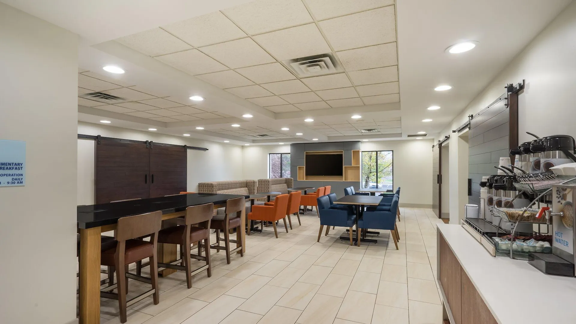 Holiday Inn Express Hotel & Suites Louisville East By Ihg 2*,