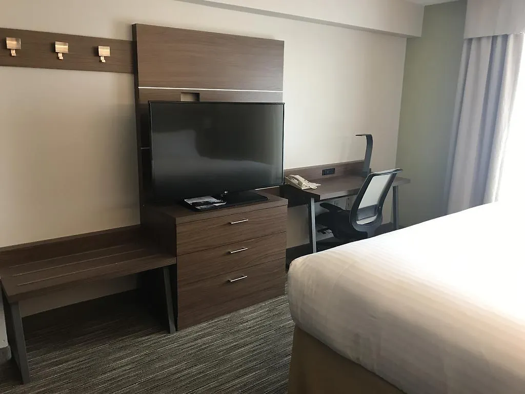 Holiday Inn Express Hotel & Suites Louisville East By Ihg