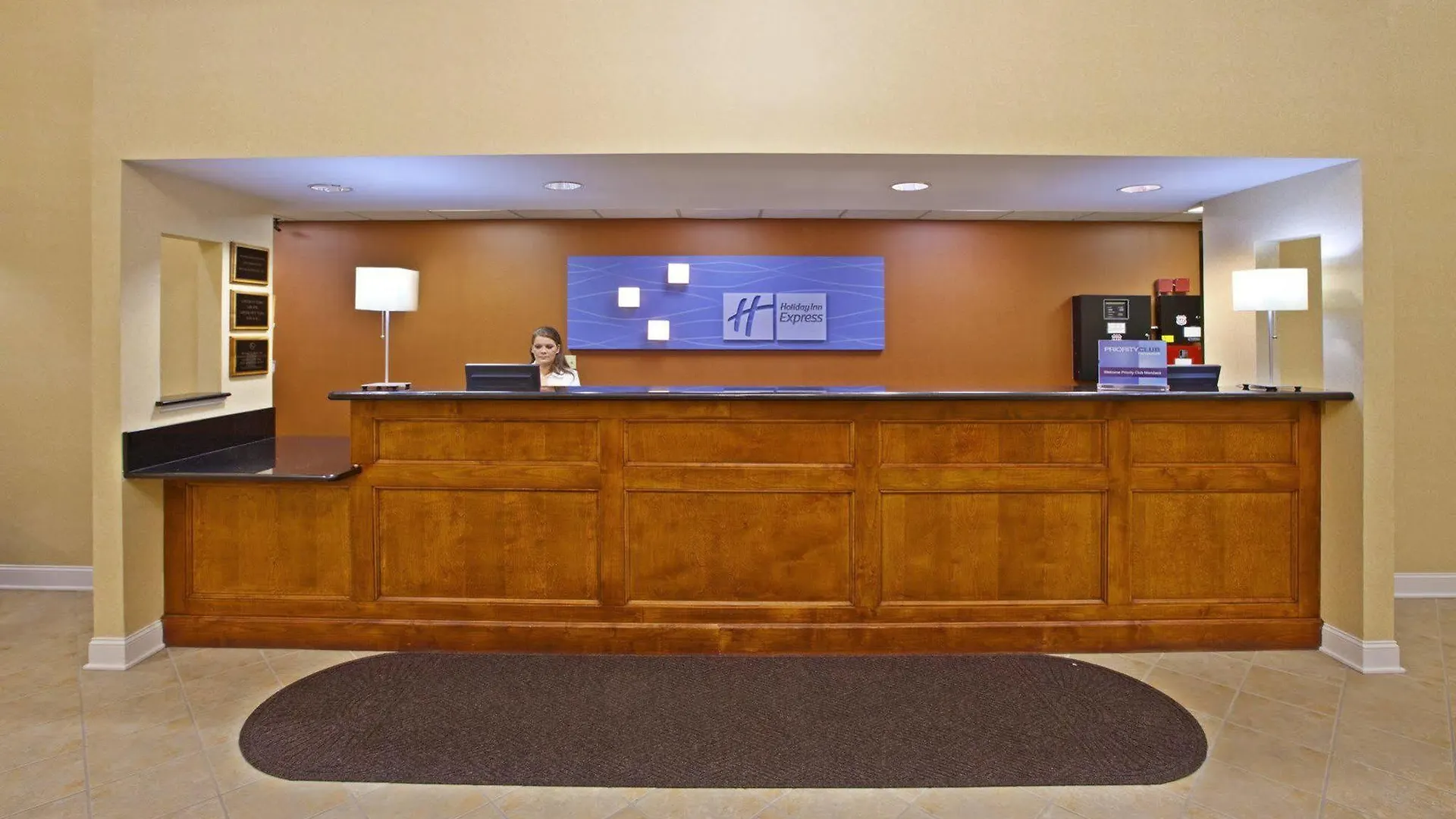 Holiday Inn Express Hotel & Suites Louisville East By Ihg